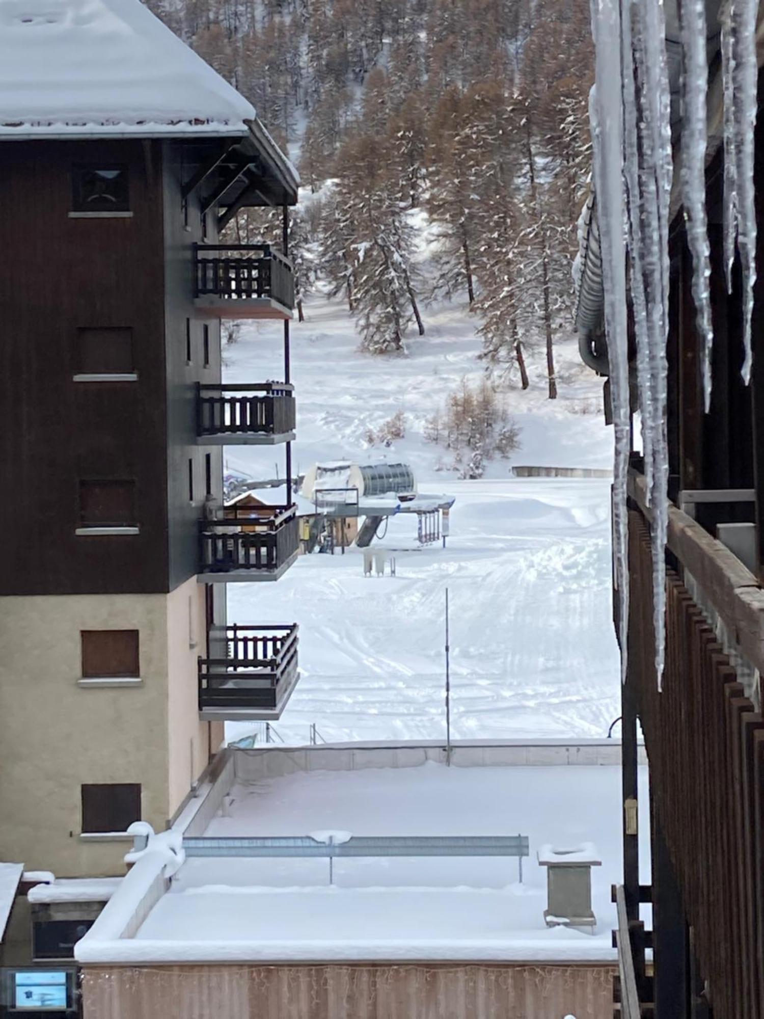 Risoul 1850 Beau Duplex Pour 6 Pers En Plein Centre De La Station Apartment Exterior photo